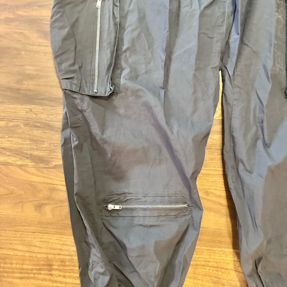 Rue21 Black Cargo Pants with Multi-Pocket Detail - Picture 2 of 4